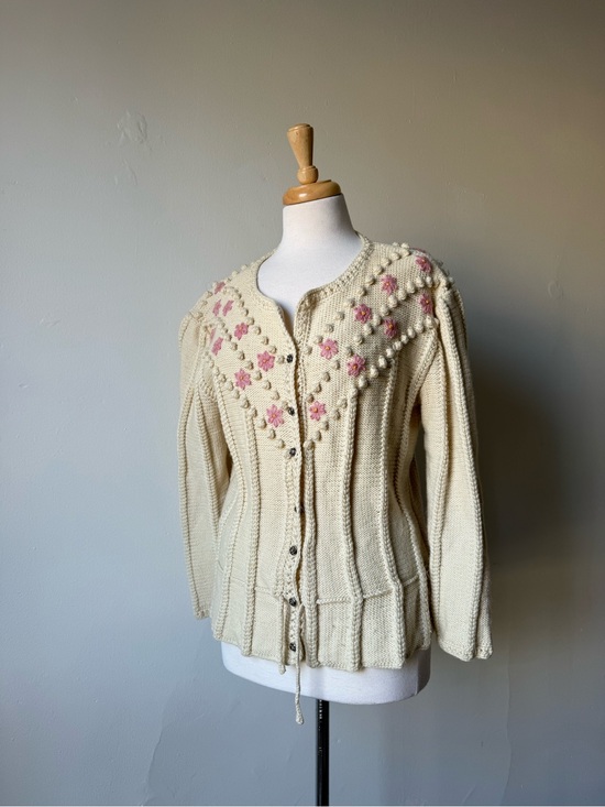 Sweaters - Vintage Hand Knit Floral Cardigan Sweater Cream Pink Cottagecore